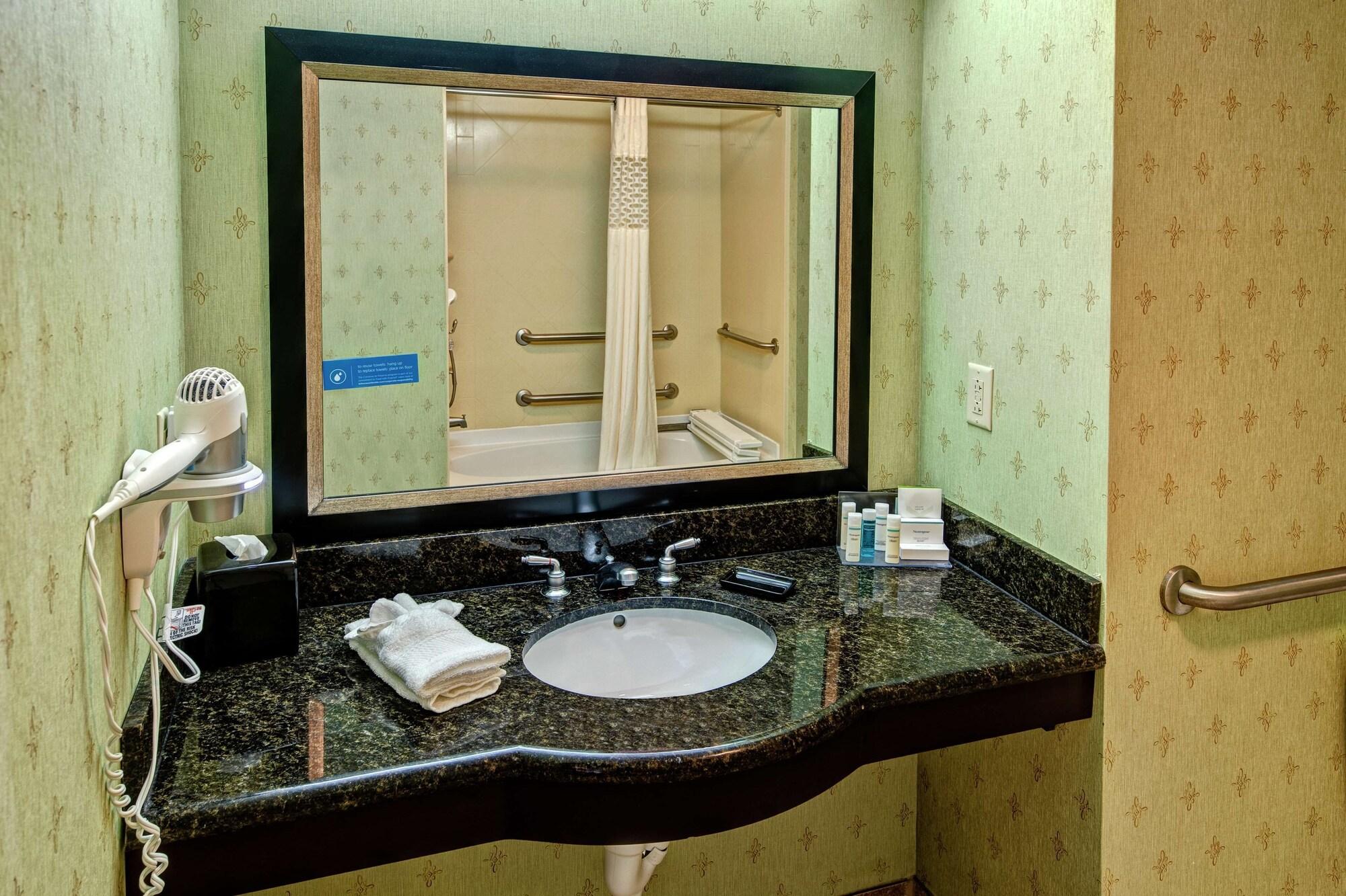 Hampton Inn Crossville Buitenkant foto