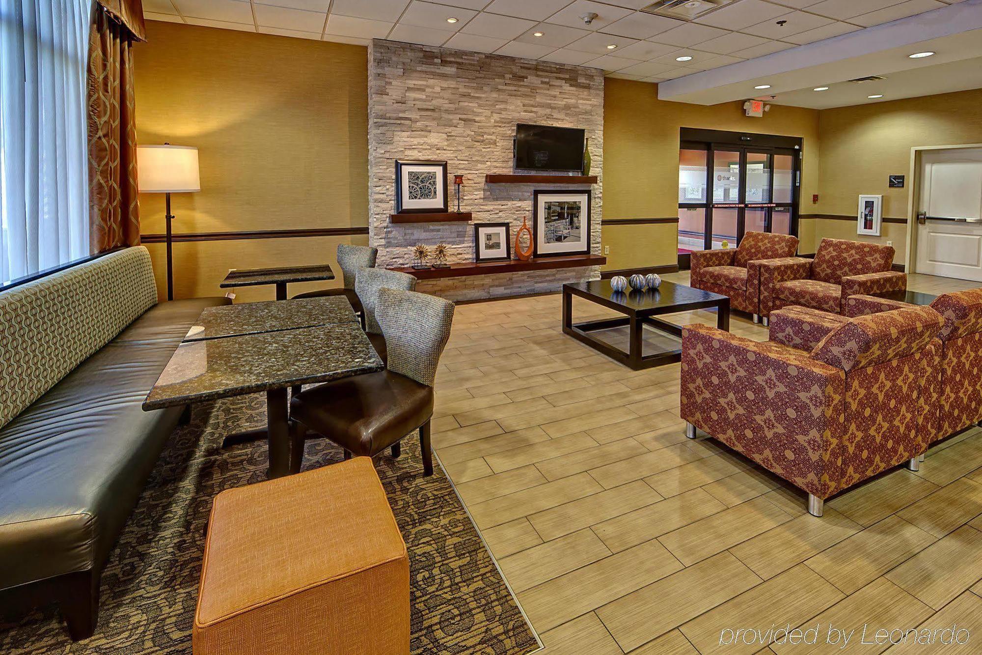 Hampton Inn Crossville Buitenkant foto