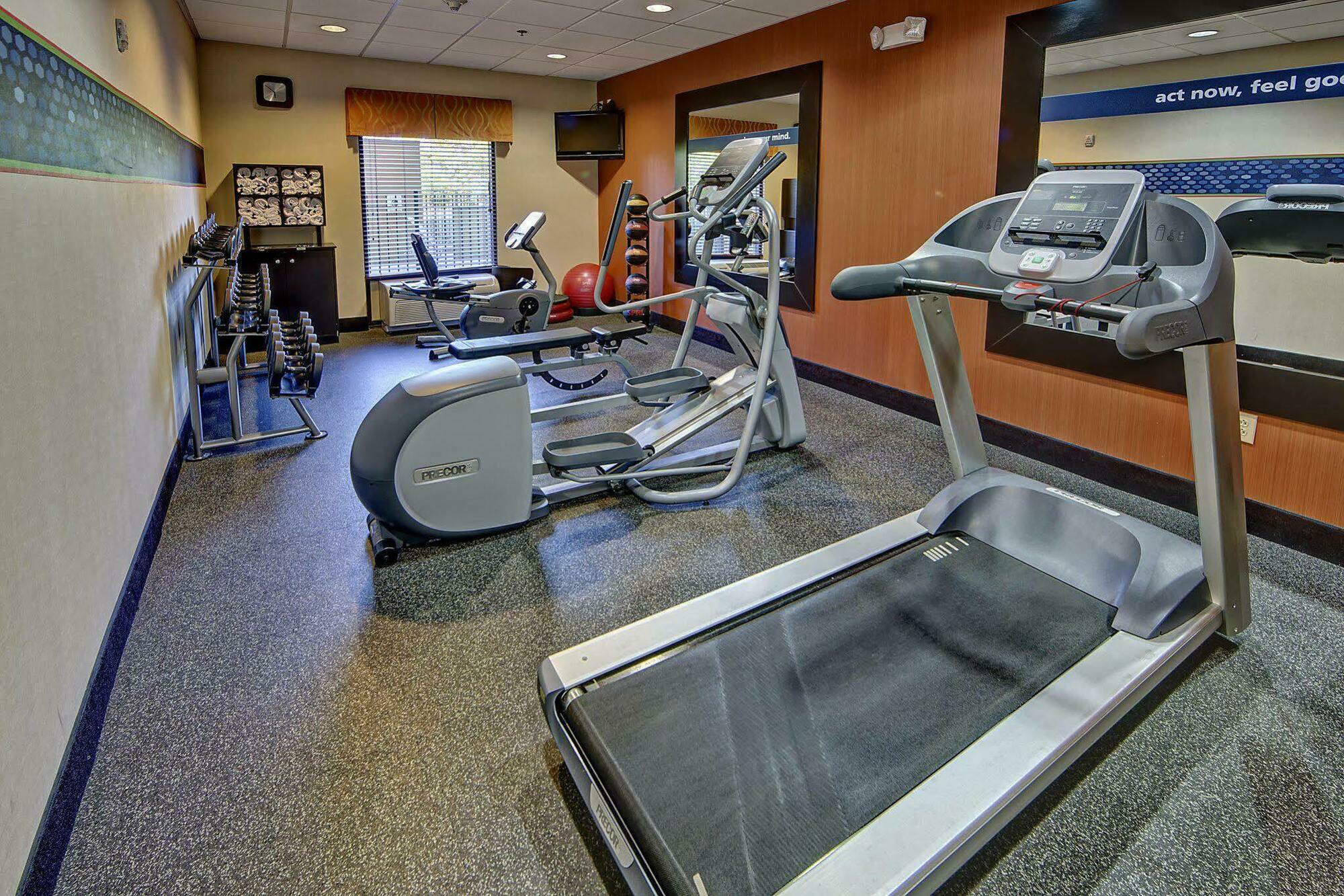 Hampton Inn Crossville Buitenkant foto